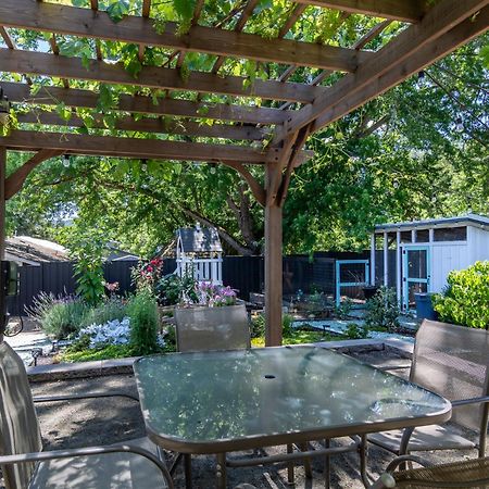 מלון Chic Rv Retreat, Stunning Yard In רוזבורג מראה חיצוני תמונה